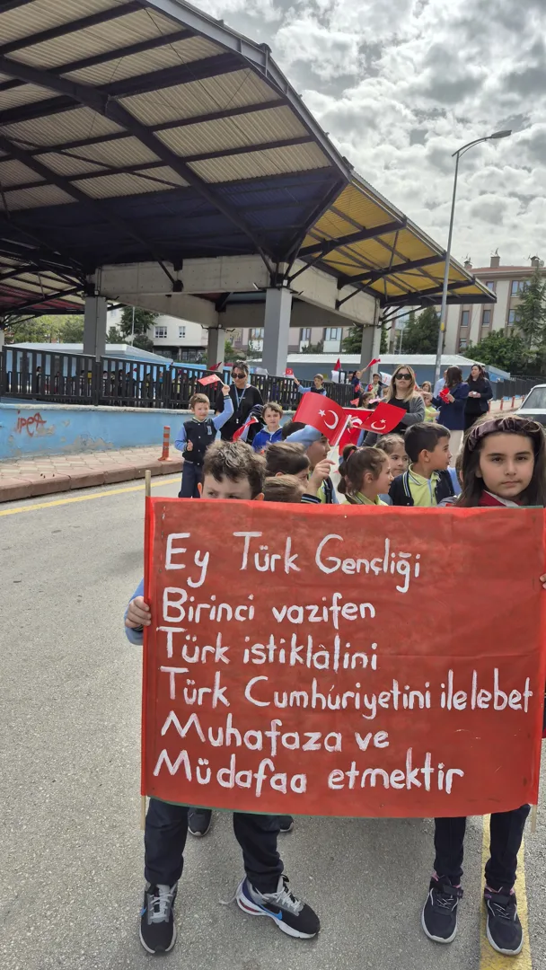 19 MAYIS ATATÜRK'Ü ANMA GENÇLİK VE SPOR BAYRAMIMIZI Kortejimiz ile Kutladık.. - 2